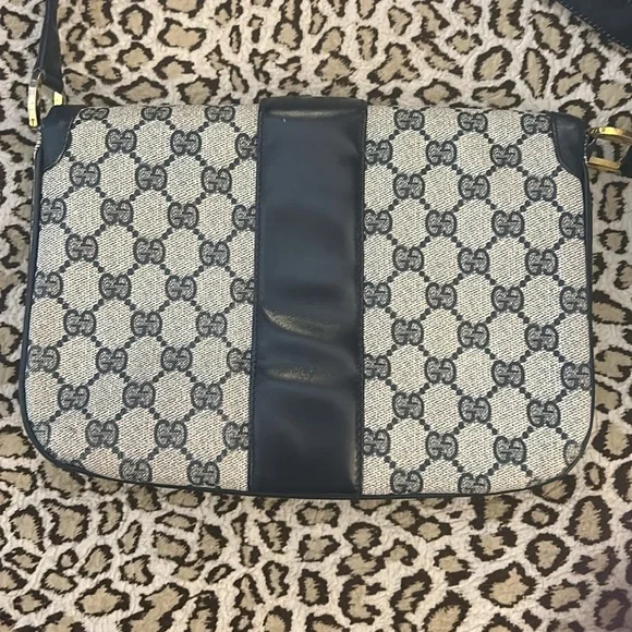 Vintage Gucci is excellent condition - Picture 2 of 13